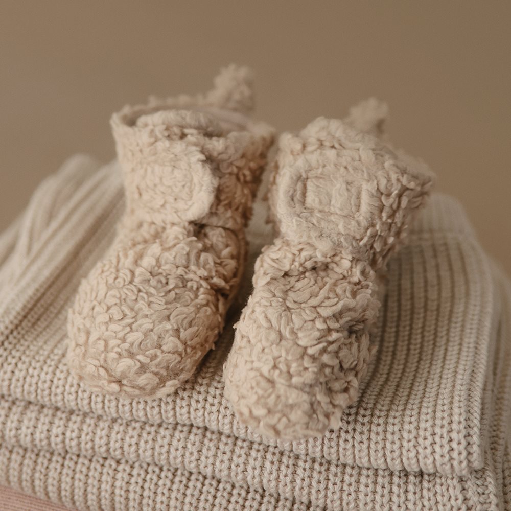 Удобни бебешки плетени чевли