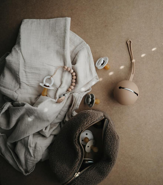 Силиконски држач за цуцла - Кафена