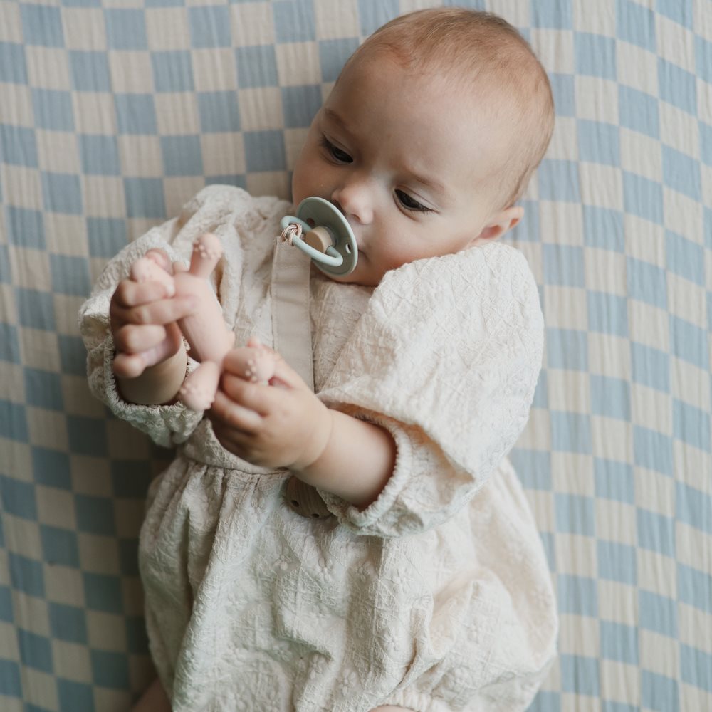 Еднорог фигура глодалка - Румена