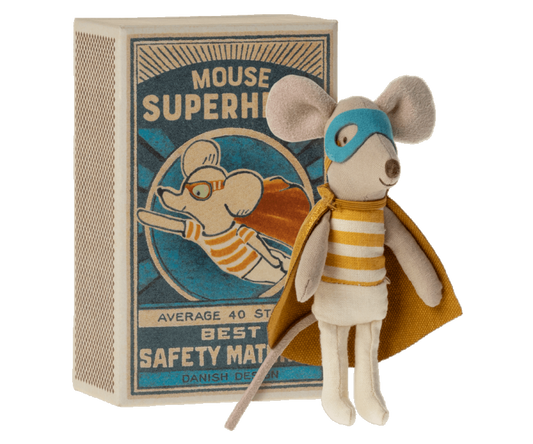 Супер херој глувче во кибритна кутија