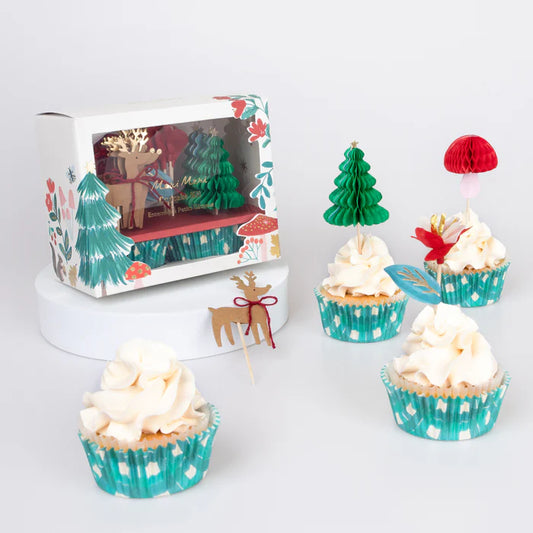 Топери за украсување Wınter Woodland Cupcake Kıt (24 топери)