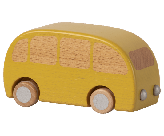 Дрвен автобус - жолта боја